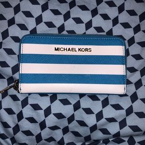 Michael Kors zip wallet
